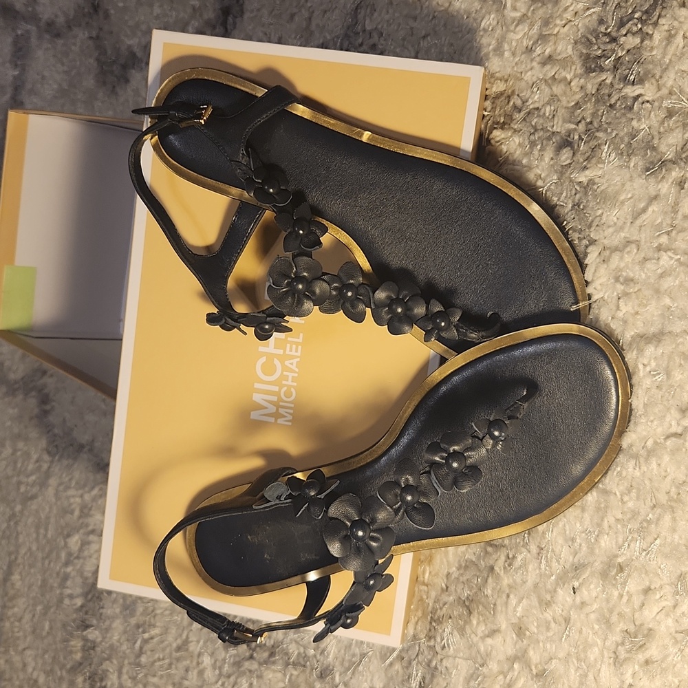 Michael Kors Tricia thong sandals size 8 1/2 navy blue